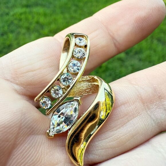 WOMEN’S GOLD-TONE PENDANT NECKLACE – CRYSTAL ACCENTS & MARQUISE STONE - Picture 10 of 17